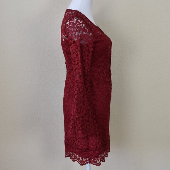 White House Black Market Burgundy Bell Sleeve Lace Dress - 4P - Picture 7 of 9